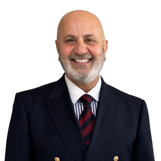 Dr Hamid at The Veneer Clinic